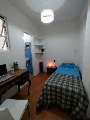 ¡Habitación con baño privado en plena Recoleta!